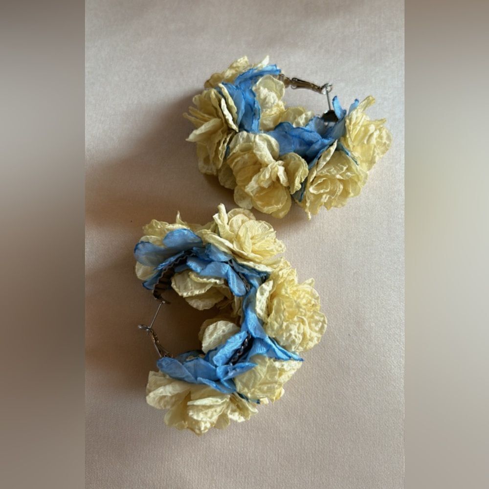 boho flower hoop earrings A543 - Picture 2 of 4